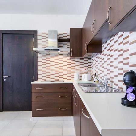 Stylish 2Br Apt With Balconies In St Julians, Paceville - Apt 6 By Vaganza Saint Julian's Bagian luar foto