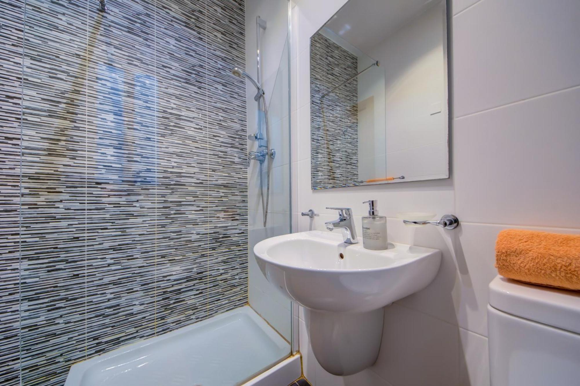Stylish 2Br Apt With Balconies In St Julians, Paceville - Apt 6 By Vaganza Saint Julian's Bagian luar foto