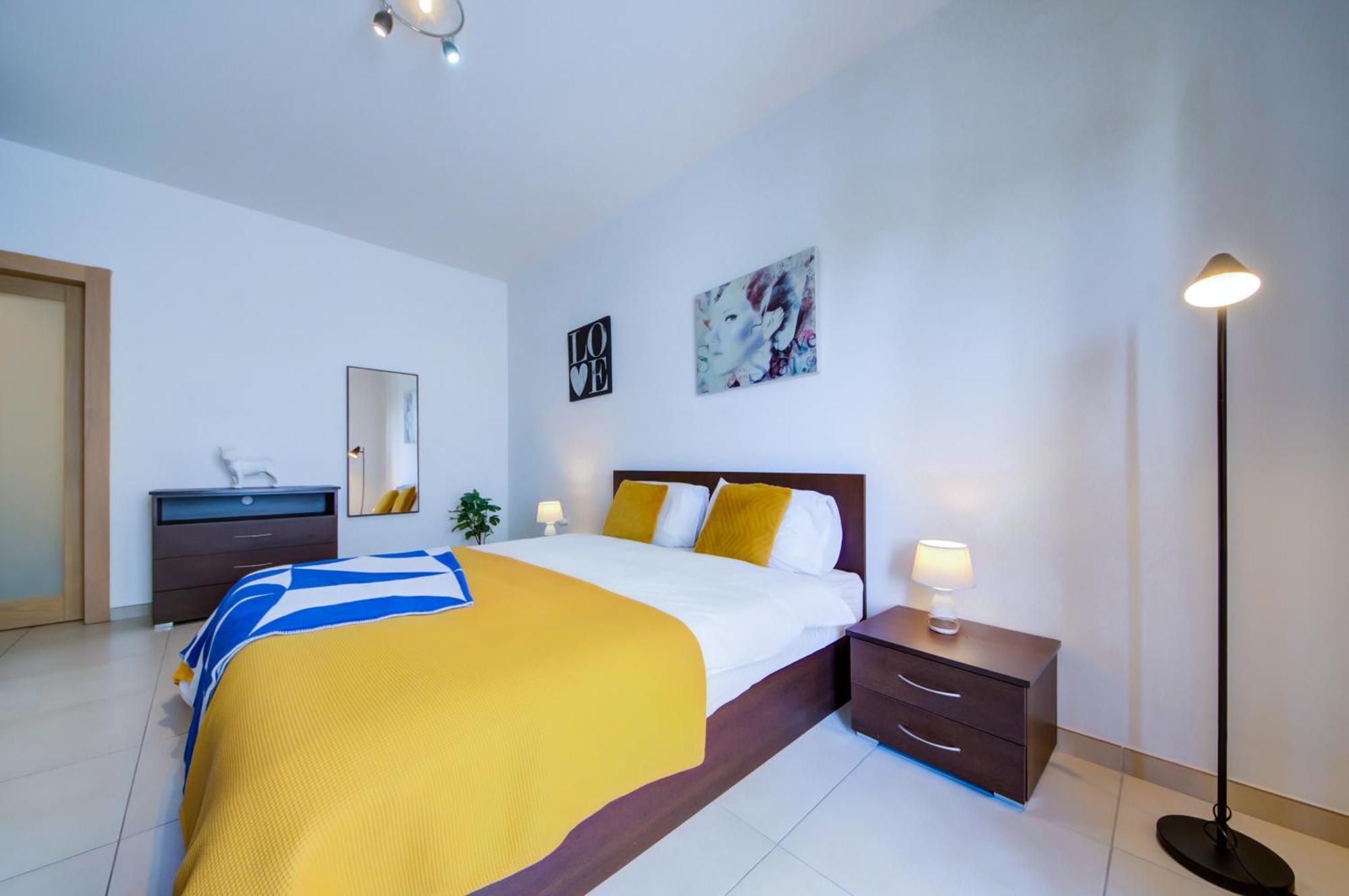 Stylish 2Br Apt With Balconies In St Julians, Paceville - Apt 6 By Vaganza Saint Julian's Bagian luar foto